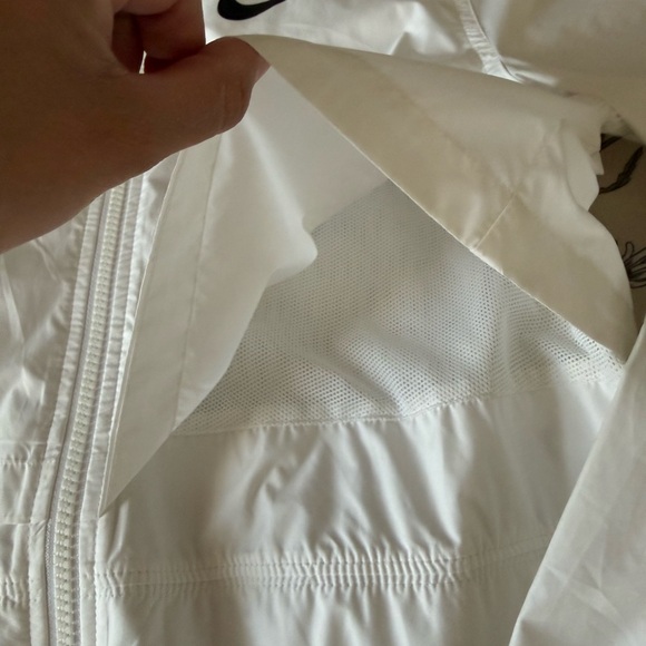 Nike Windbreaker - Picture 3 of 3